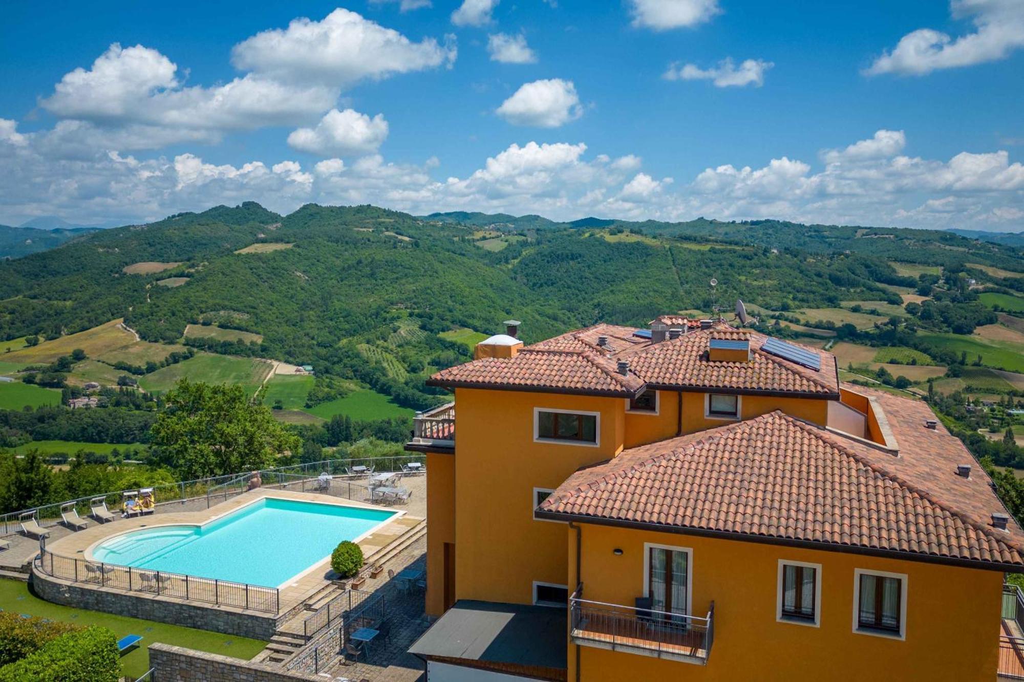 Fortebraccio Montone  Dış mekan fotoğraf